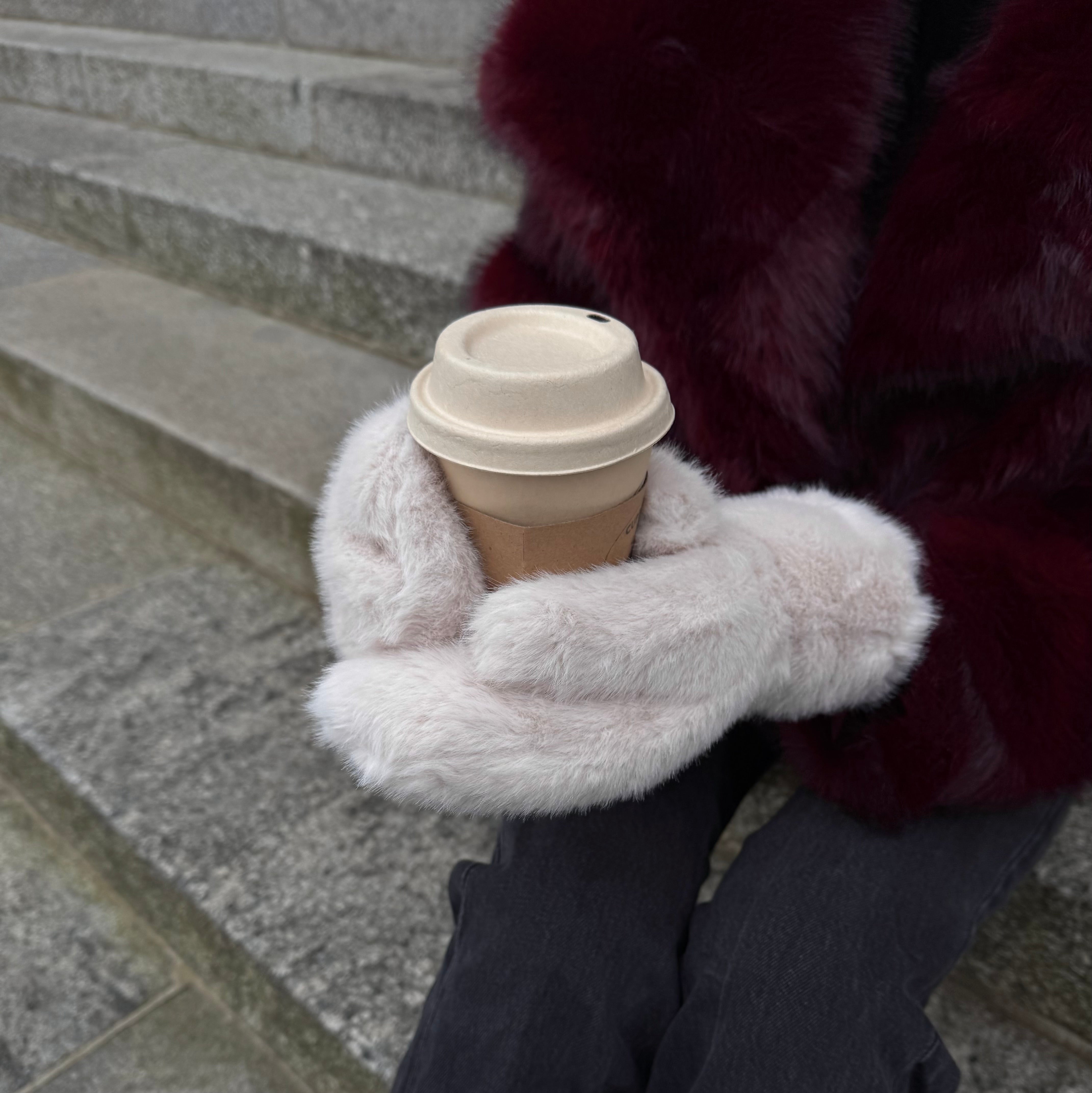 Pirštinės su kailiuku