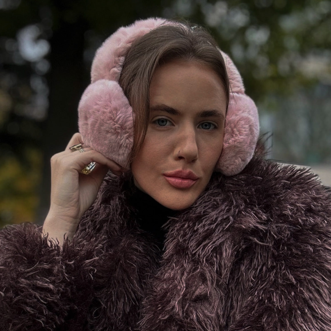 Minkštos natūralaus kailio ausinės