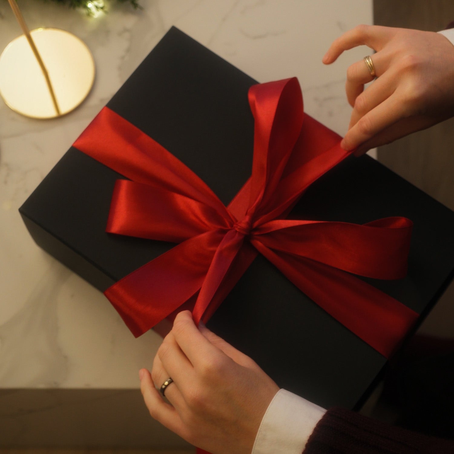 Šaliko ir pirštinių kalėdinis dovanų rinkinys